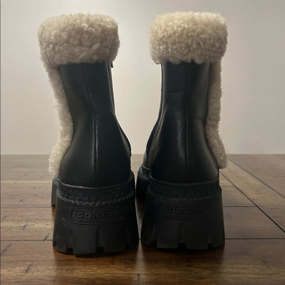 🔥BOOT SALE 🔥 Coach Jane Black Leather Shearling Trim Booties Lug Sole size 7.5 - Picture 7 of 12